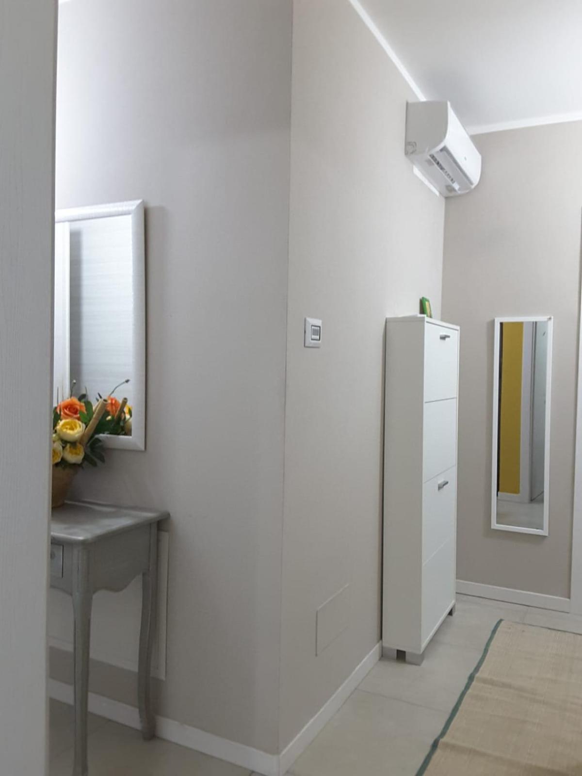Lucrece Holiday Apartment Турин Экстерьер фото