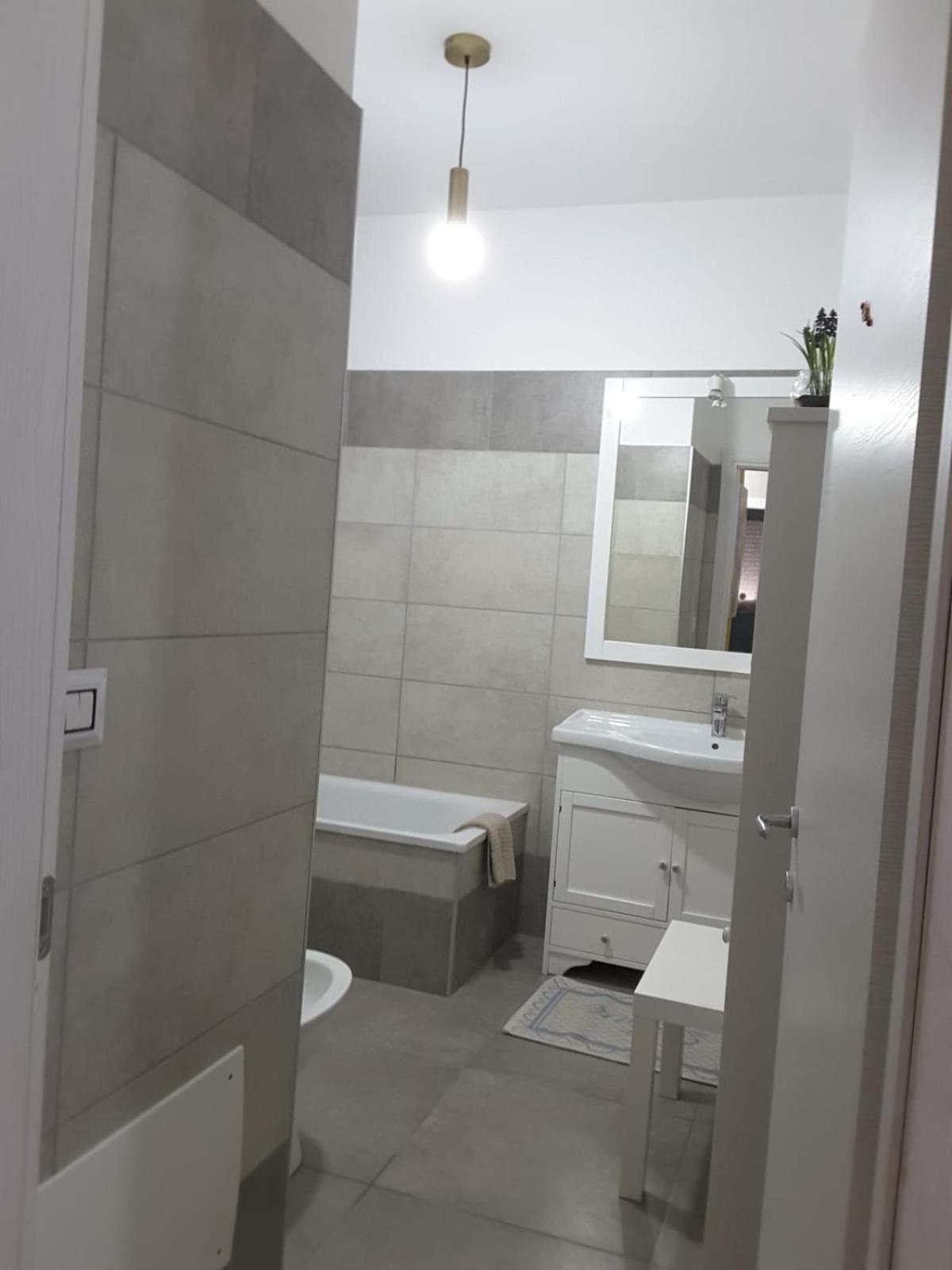 Lucrece Holiday Apartment Турин Экстерьер фото